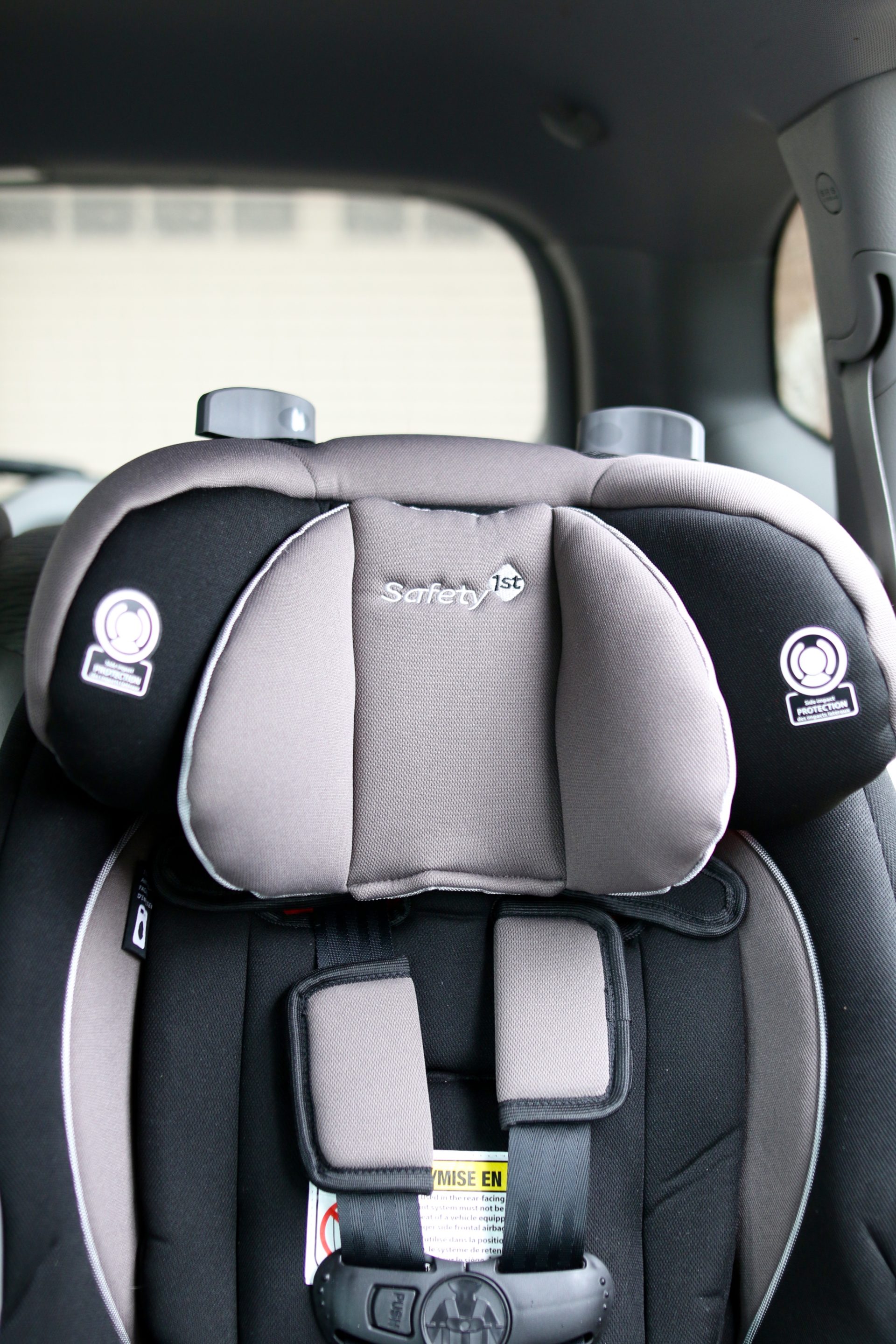 Safety First Go and Grow Sport 3in1 Carseat Amidst the Chaos
